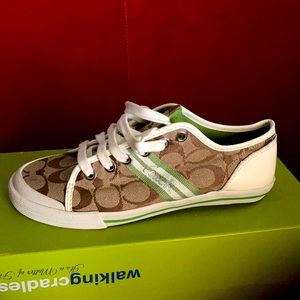 COACH Women’s sneakers (left side only)